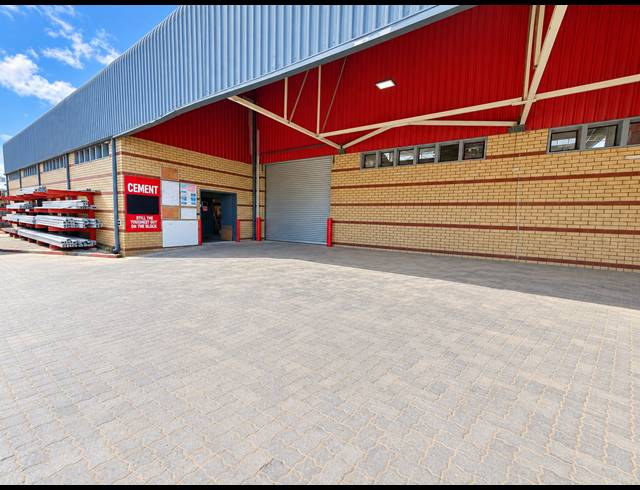 1,690M² WAREHOUSE FOR SALE IN ORMONDE